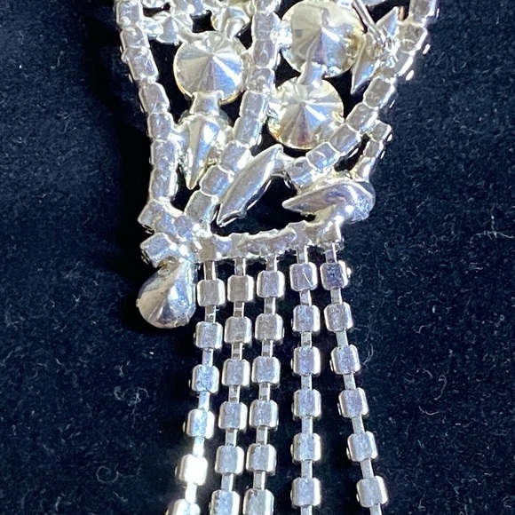 Large Rhinestone Parrot Brooch – Statement Bird Pin with Dangles - Picture 7 of 8